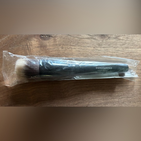 bareMinerals Smoothing Face Brush NWT - Picture 2 of 2